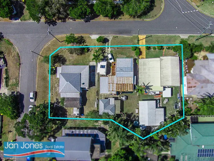 Fifth view of Homely house listing, 5 ROBERT Street, Clontarf QLD 4019