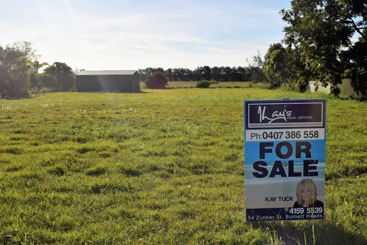 66 Rowlands Rd, Burnett Heads QLD 4670