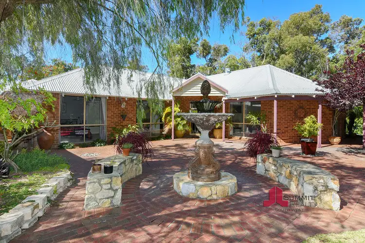 33 Whatman Way, Australind WA 6233