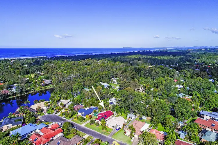 9 Eloura Court, Ocean Shores NSW 2483