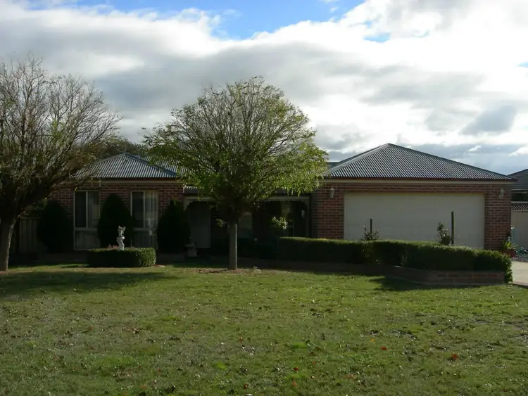 27 Robinia Court, Kilmore VIC 3764