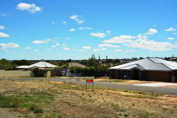 L2 Holmes Court, Stawell VIC 3380