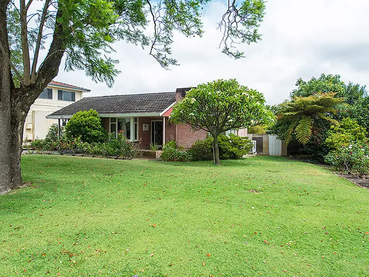 Sixth view of Homely house listing, 20 Howard Parade, Salter Point WA 6152