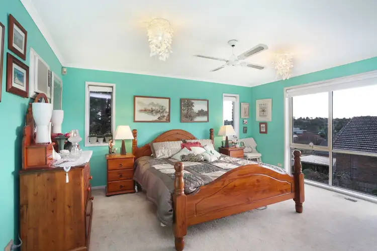 Fifth view of Homely house listing, 6 Armiston Court, Endeavour Hills VIC 3802