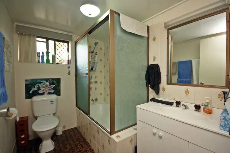 Seventh view of Homely unit listing, 2/137 Prince Edward Parade, Scarborough QLD 4020