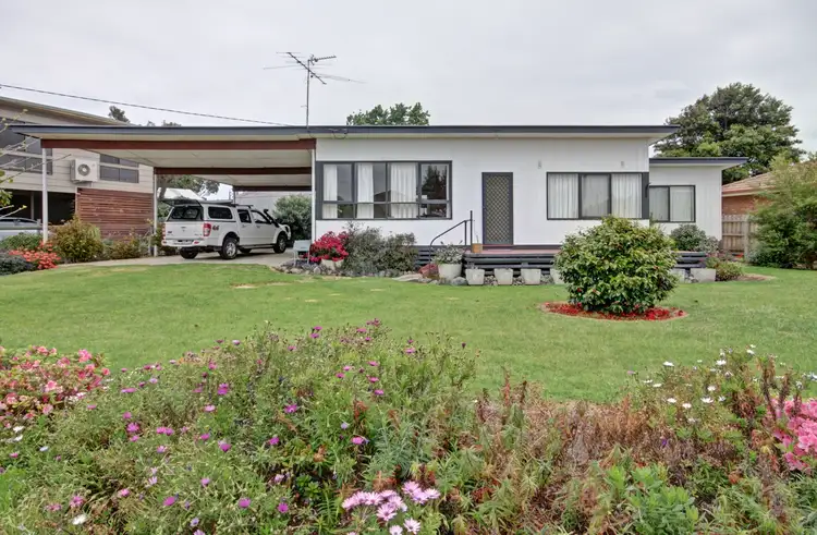 18 Mcmillan Gr, Paynesville VIC 3880