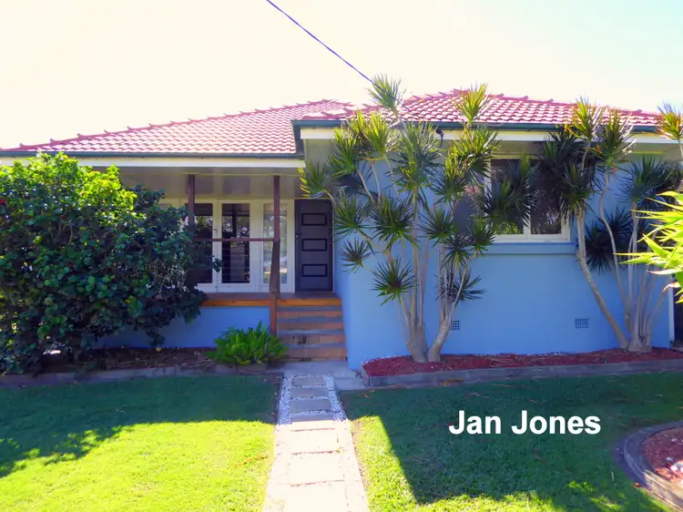 33 Essey St, Clontarf QLD 4019