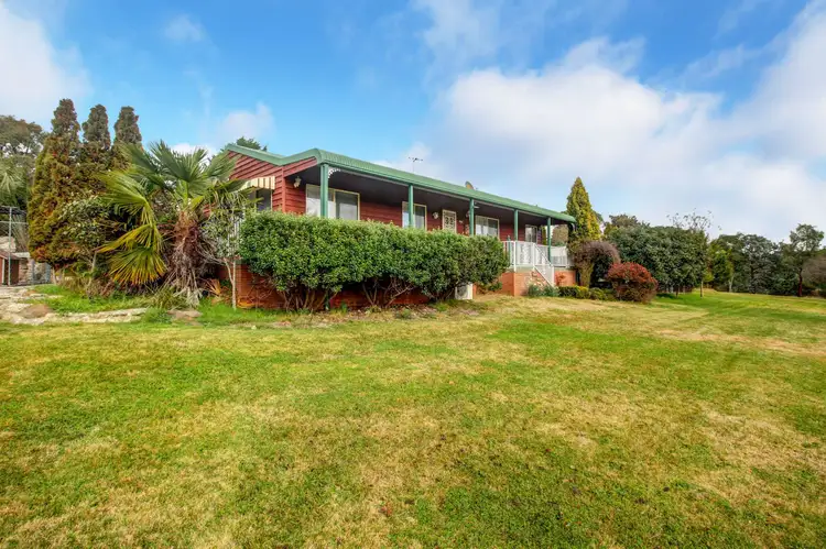 24 Mcdonalds Lane, Rocky River NSW 2358