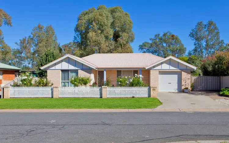 5 Prujoy Place, West Albury NSW 2640