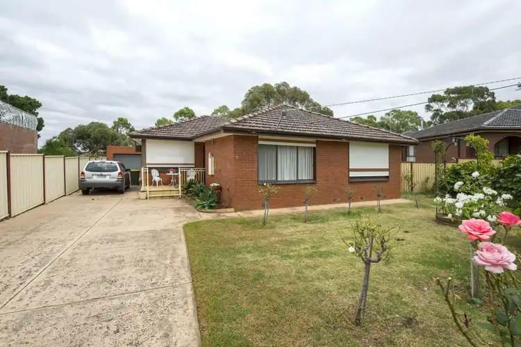 Second view of Homely house listing, 9 Willow Drive, Avondale Heights VIC 3034