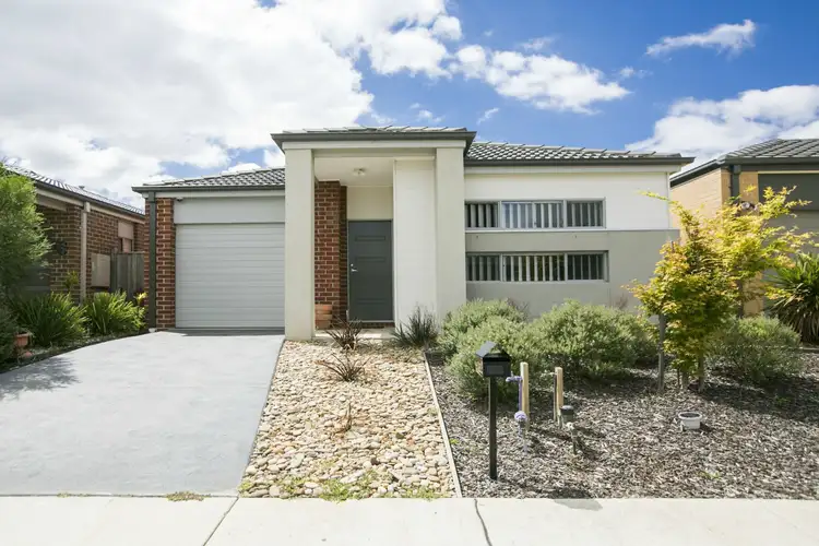 34 Lemon Grove, Cranbourne West VIC 3977