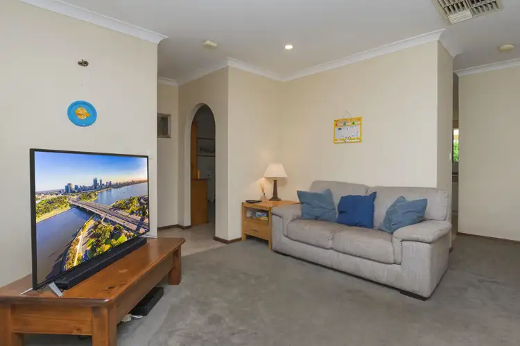 Sixth view of Homely house listing, 8 Finch Ct, Kingsley WA 6026