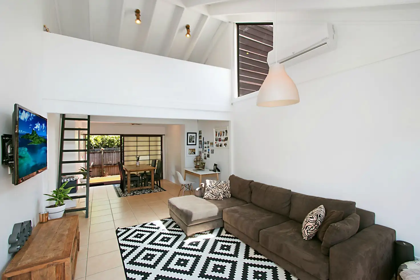 Main view of Homely unit listing, 2/7 Lind Avenue, Palm Beach QLD 4221