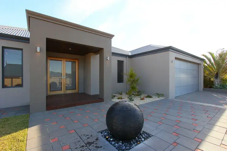 Second view of Homely house listing, 6 Lerwick Lane, Kinross WA 6028