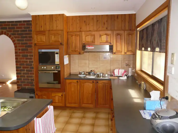 Fifth view of Homely house listing, 7 Meadow Court, Bairnsdale VIC 3875