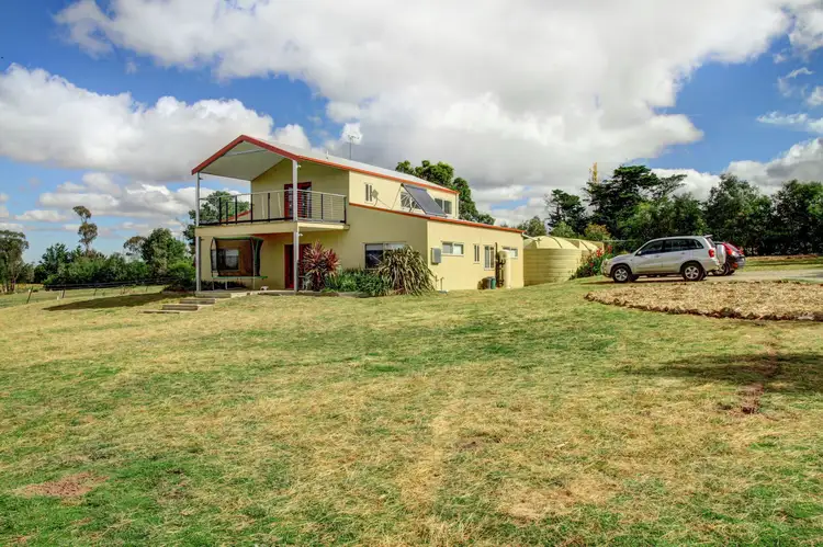 13 Devoncourt Road, Uralla NSW 2358