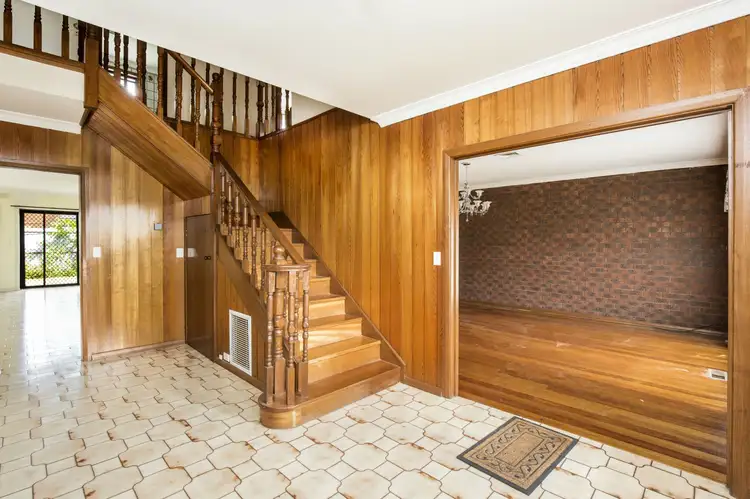 Second view of Homely house listing, 3 Clive Court, Avondale Heights VIC 3034