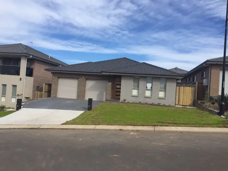 6A Australis St