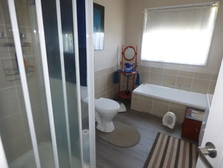 Fifth view of Homely house listing, 2 Phelans Lane, Moe VIC 3825