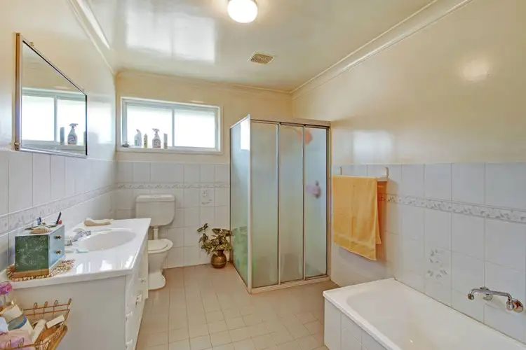 Fifth view of Homely house listing, 4 Hunter Place, Uralla NSW 2358
