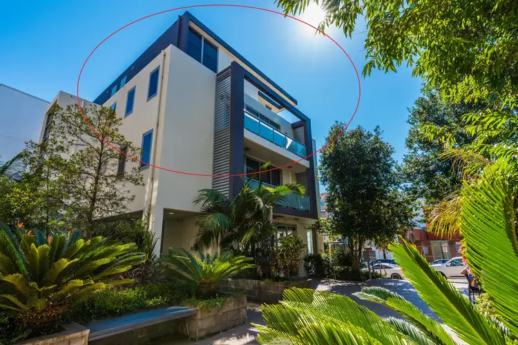 Main view of Homely unit listing, 4/8 Allen Street, Waterloo NSW 2017