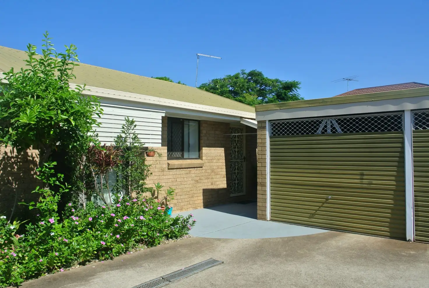 Main view of Homely unit listing, 2/592 Oxley Avenue, Scarborough QLD 4020