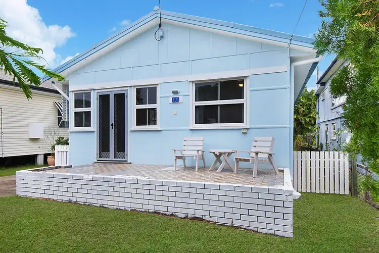 15 Westbrook St, Woody Point QLD 4019