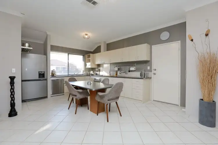 33 Rousham Street, Canning Vale WA 6155