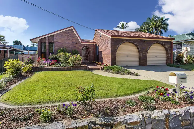 16 Pinewood St, Redcliffe QLD 4020