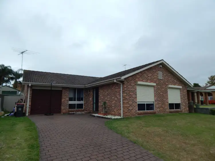 16 Tumut Place, St Clair NSW 2759