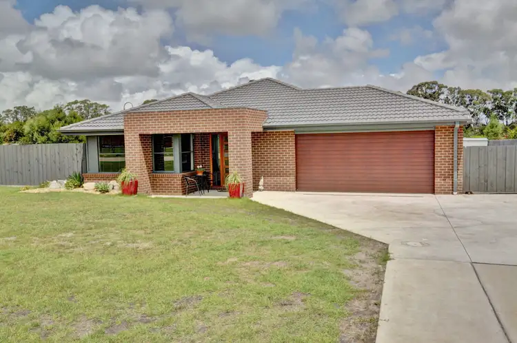 1 Magnolia Way, Paynesville VIC 3880