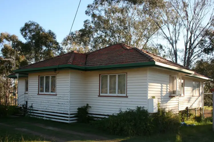 5 Dove Street, Leyburn QLD 4365