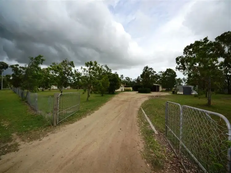 10 Lister Street, Gracemere QLD 4702