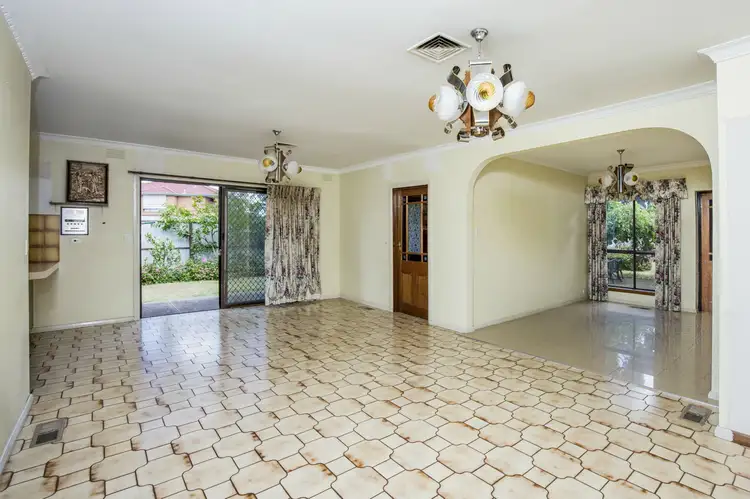 Sixth view of Homely house listing, 3 Clive Court, Avondale Heights VIC 3034