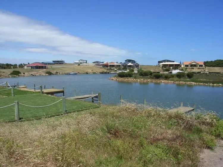 45 Wentworth Parade, Hindmarsh Island SA 5214
