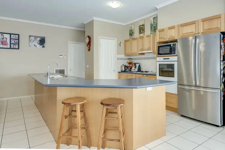 Fifth view of Homely house listing, 2 Glamis Rise, Beaconsfield VIC 3807
