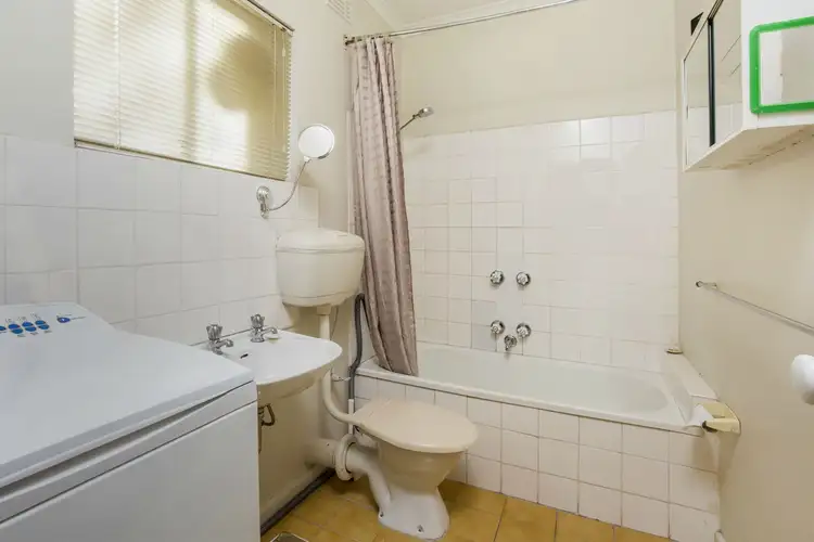 Fifth view of Homely apartment listing, 13/2 St Kinnord Street, Aberfeldie VIC 3040
