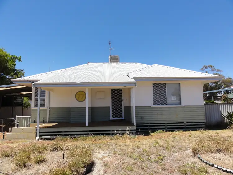 77 Cunningham St, Merredin WA 6415