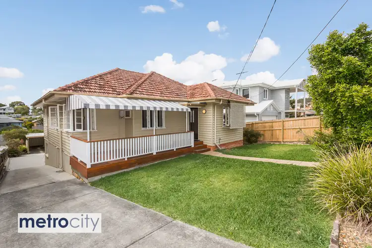 88 Raven Street, Camp Hill QLD 4152