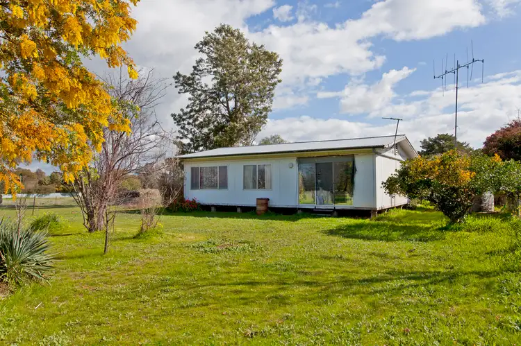 34 Elizabeth Street, Gerogery NSW 2642