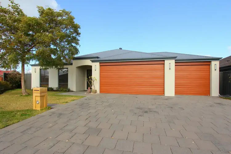 11 Beechwood Circle, Aveley WA 6069