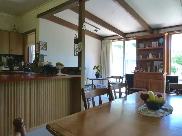 Fifth view of Homely house listing, 5 Munro Avenue, Benalla VIC 3672