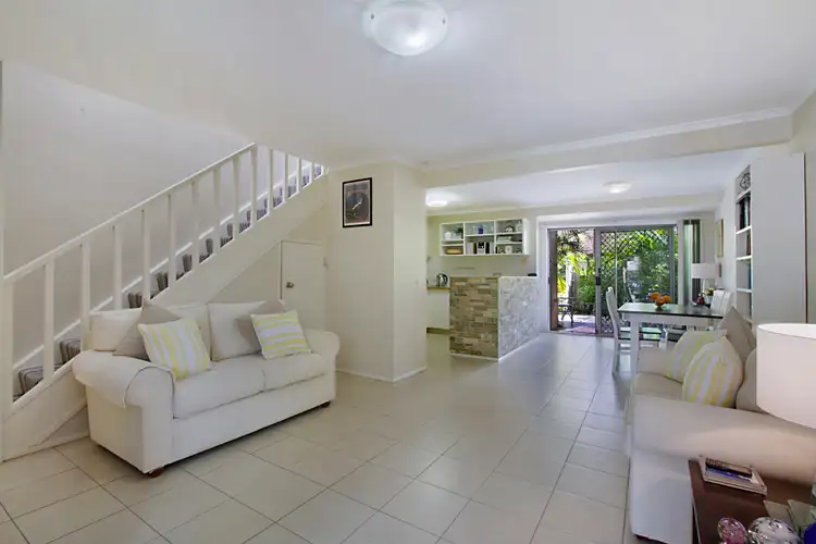 2/6 Pontoon Pl, Varsity Lakes QLD 4227