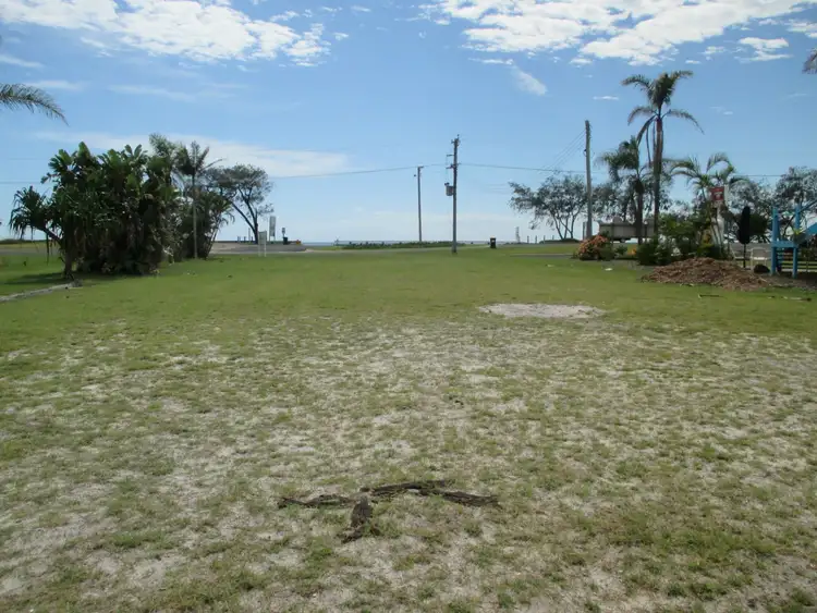 197 Esplanade, Woodgate QLD 4660