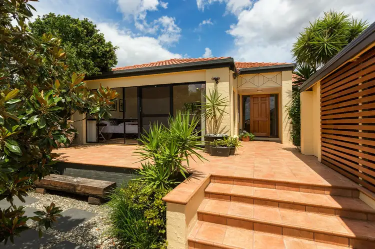 9 YARRIE Street, Corinda QLD 4075