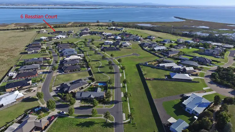 6 Basstian Court, Eagle Point VIC 3878