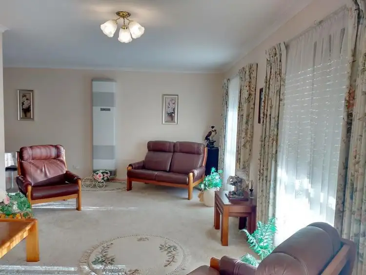 Sixth view of Homely house listing, 2 Paula Court, Kangaroo Flat VIC 3555