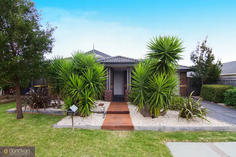 14 Lombardi Close, Skye VIC 3977