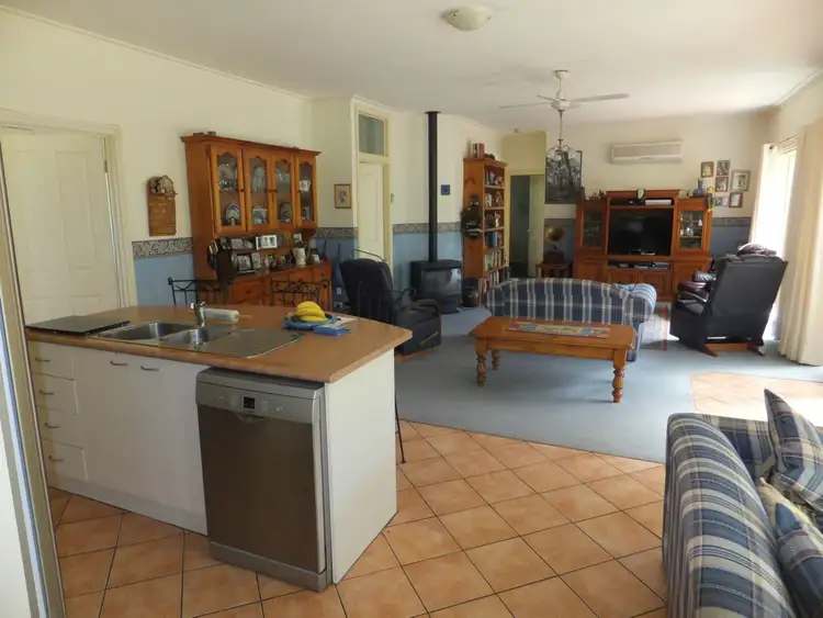 Fifth view of Homely house listing, 4 Charlton Place, Bairnsdale VIC 3875
