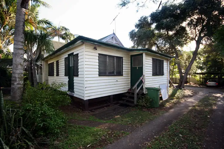 87 Victoria Avenue, Woody Point QLD 4019